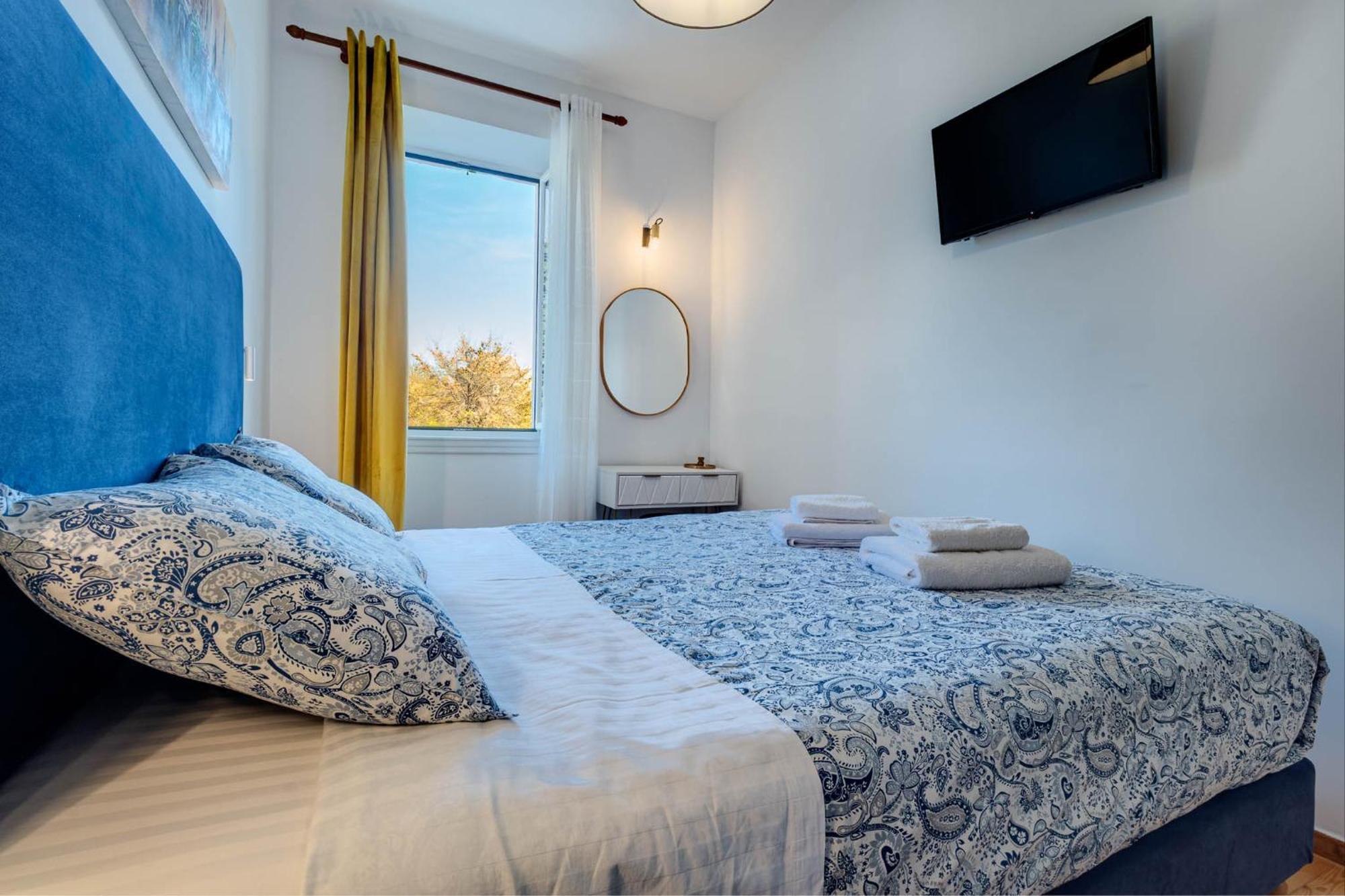 Royal View - Corfu Town Apartment